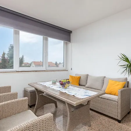 Lovely In Valbandon With Kitchen * Fažana