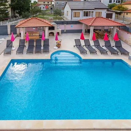 Apartment Lovely In Valbandon With Kitchen Fazana